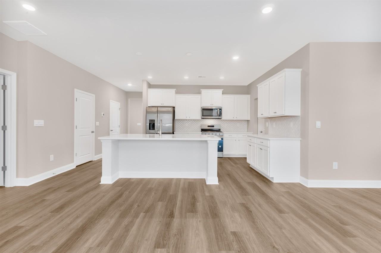 7068 Shooting Star Way - Photo 5 of 40