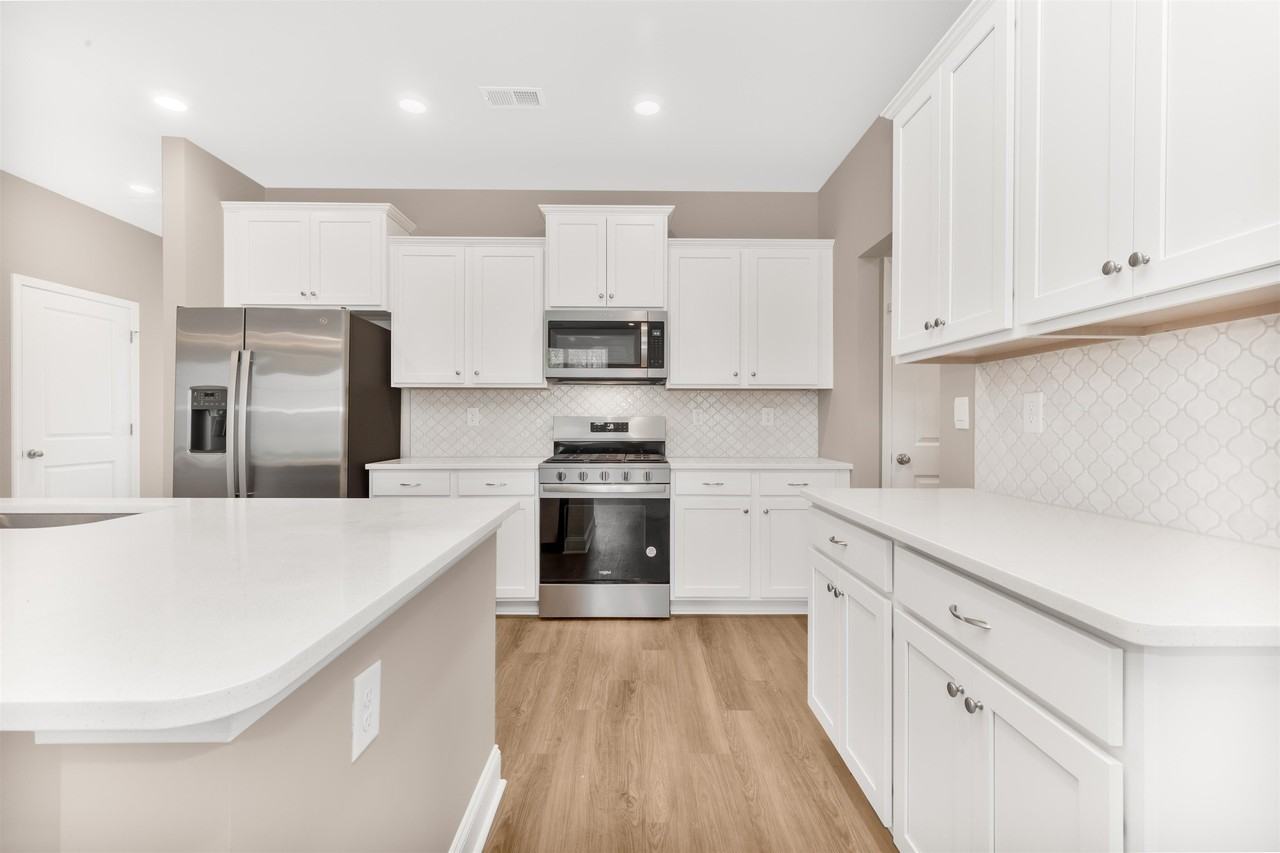 7068 Shooting Star Way - Photo 7 of 40