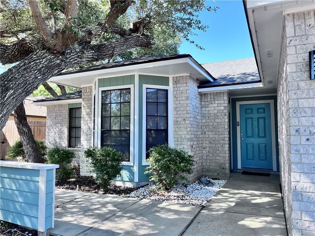 2200 Spring Park Dr - Photo 4 of 31