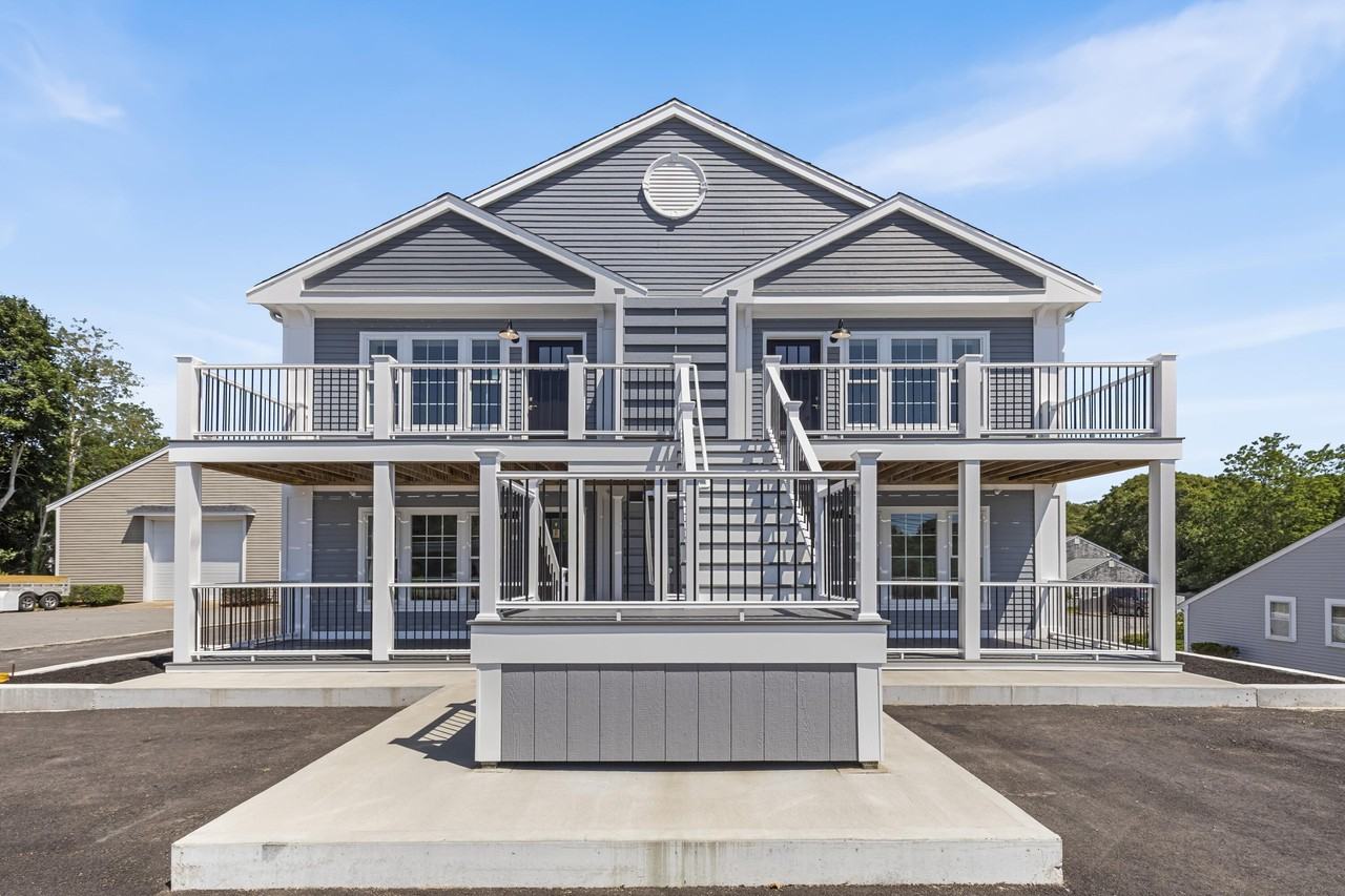 112 W Main St #4