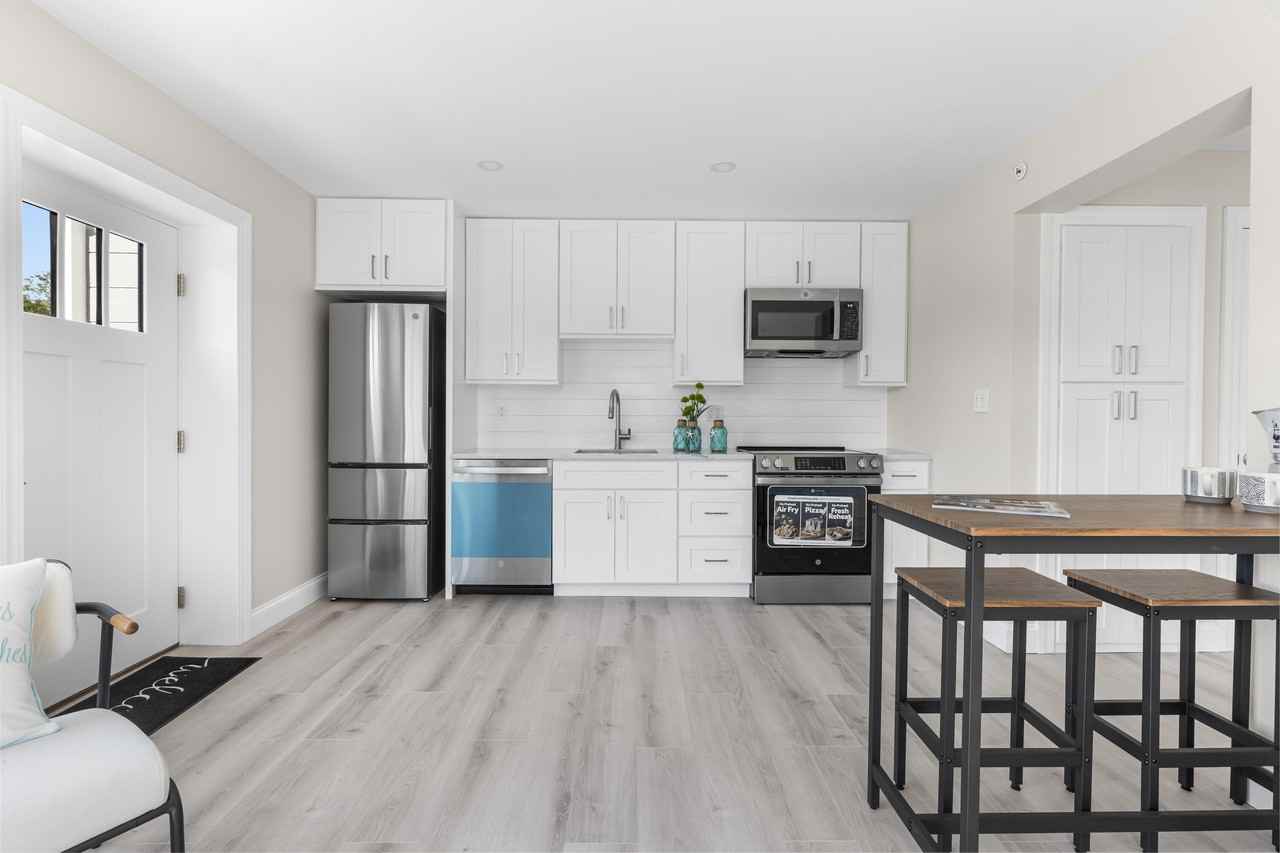 112 W Main St #4 - Photo 4 of 13