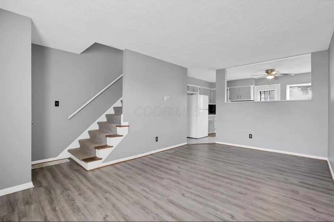 1746 Pine Tree St S #H - Photo 4 of 16