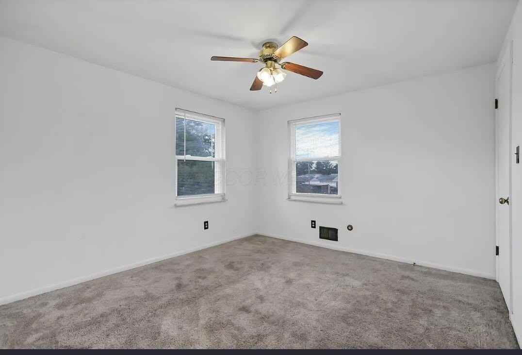 1746 Pine Tree St S #H - Photo 7 of 16