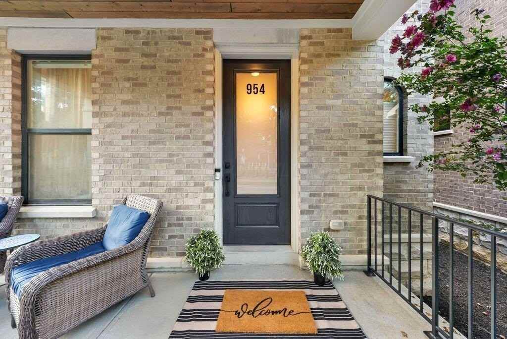 954 W 1st Ave - Photo 2 of 32