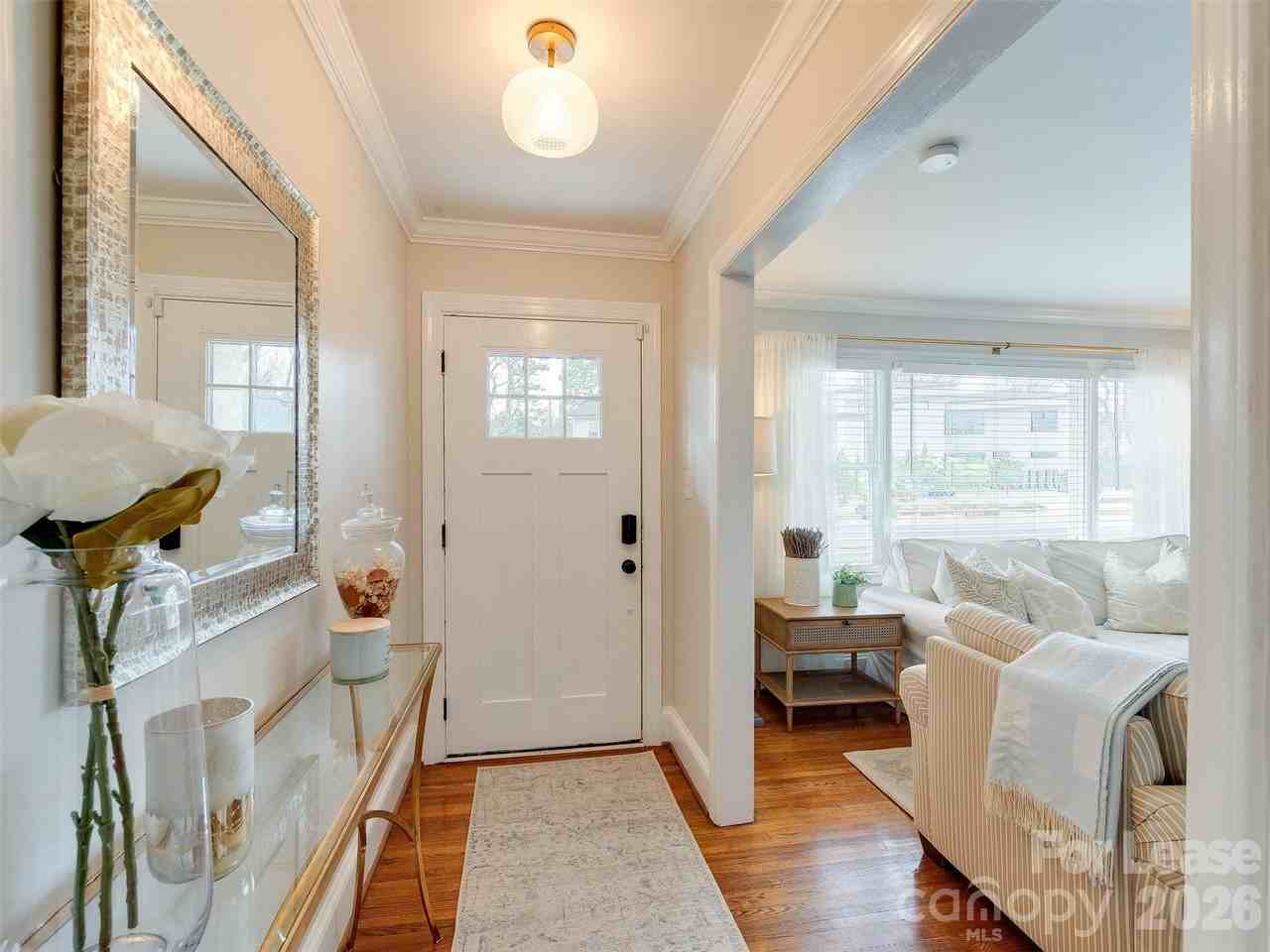 3221 Sunset Dr - Photo 6 of 48