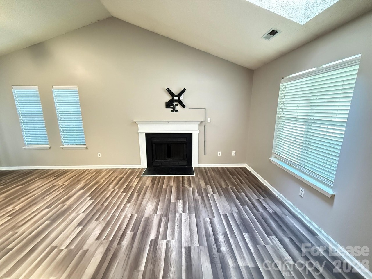 8006 Maxwelton Dr - Photo 4 of 18