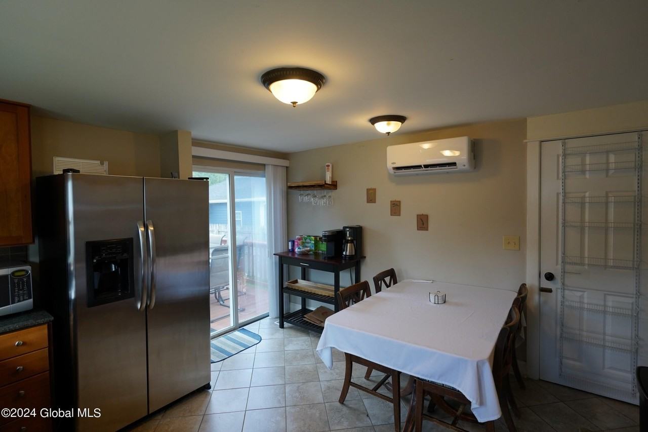 129 Jefferson St - Photo 5 of 22