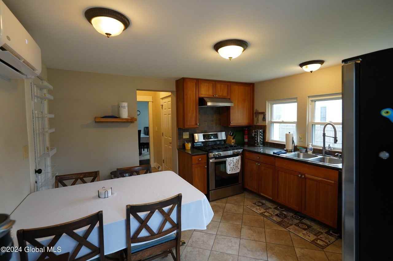 129 Jefferson St - Photo 6 of 22