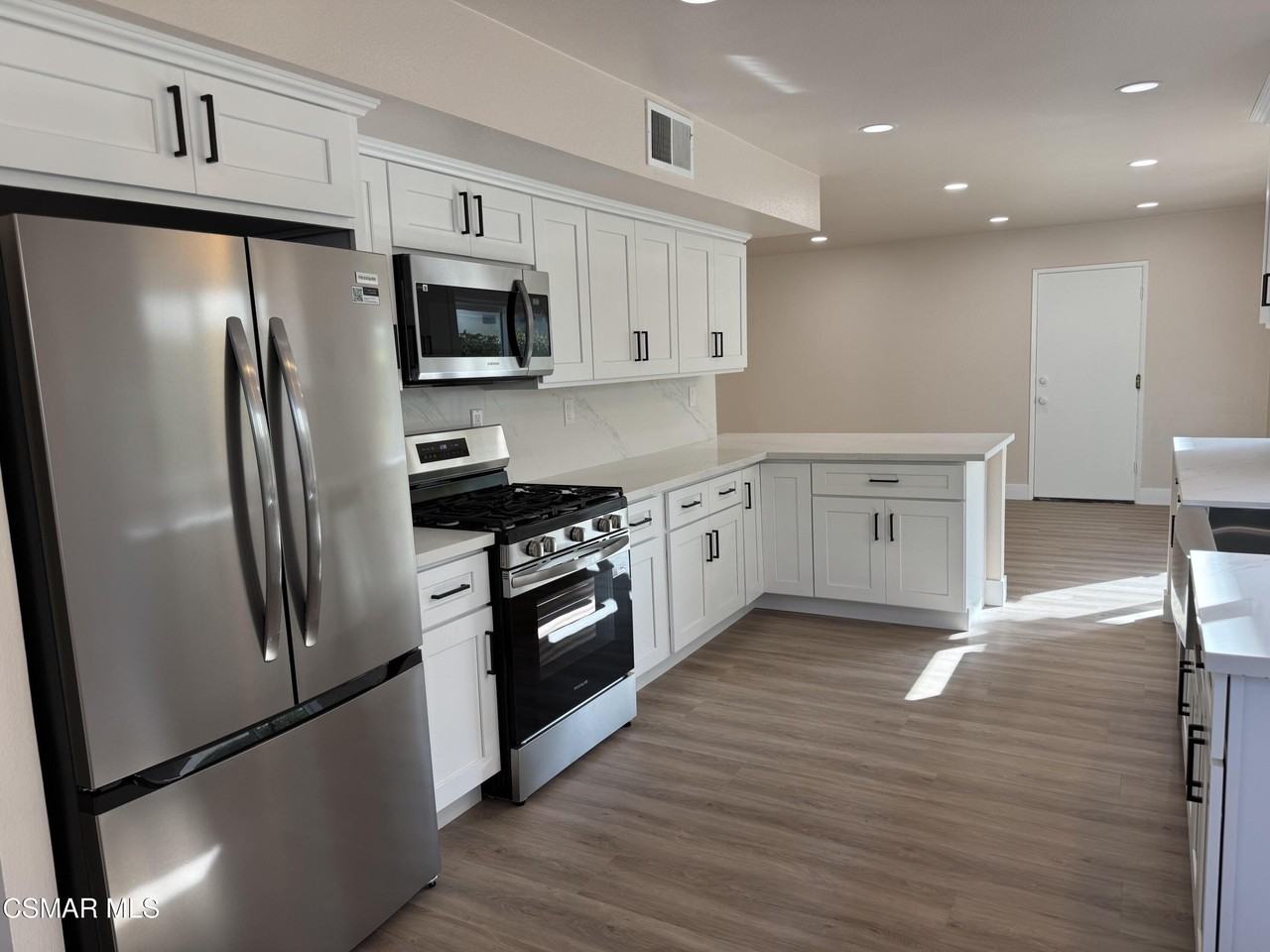 12475 Sunnyglen Dr - Photo 3 of 35