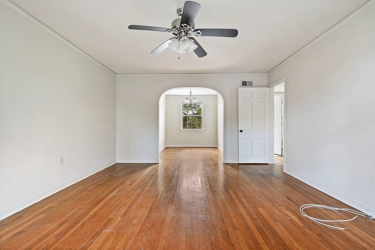 Southdowns Apartments - Photo 4 of 17