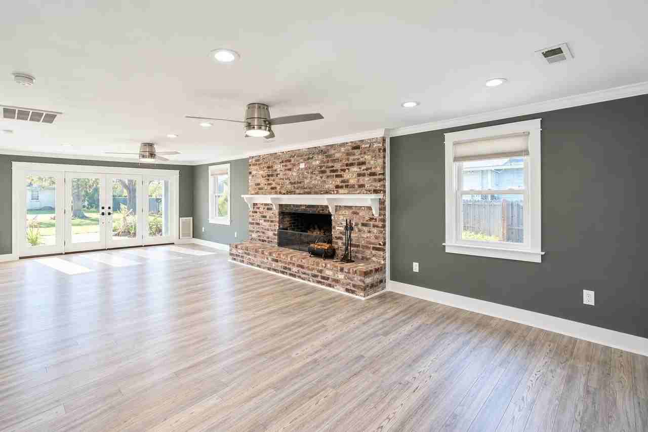 823 Jordan St - Photo 3 of 26