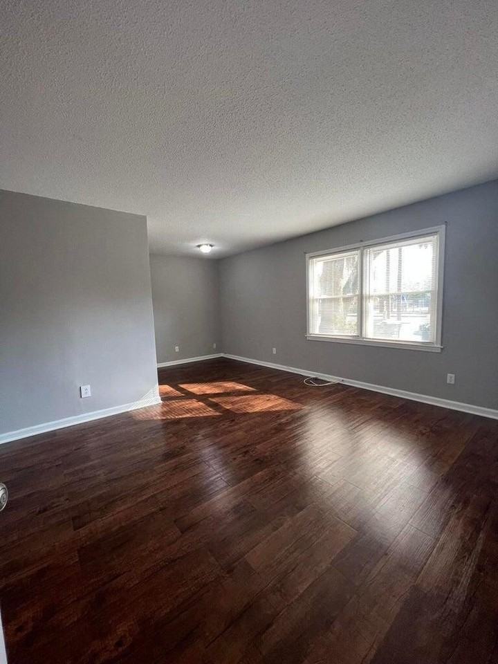 109 N Miller St #B - Photo 2 of 15