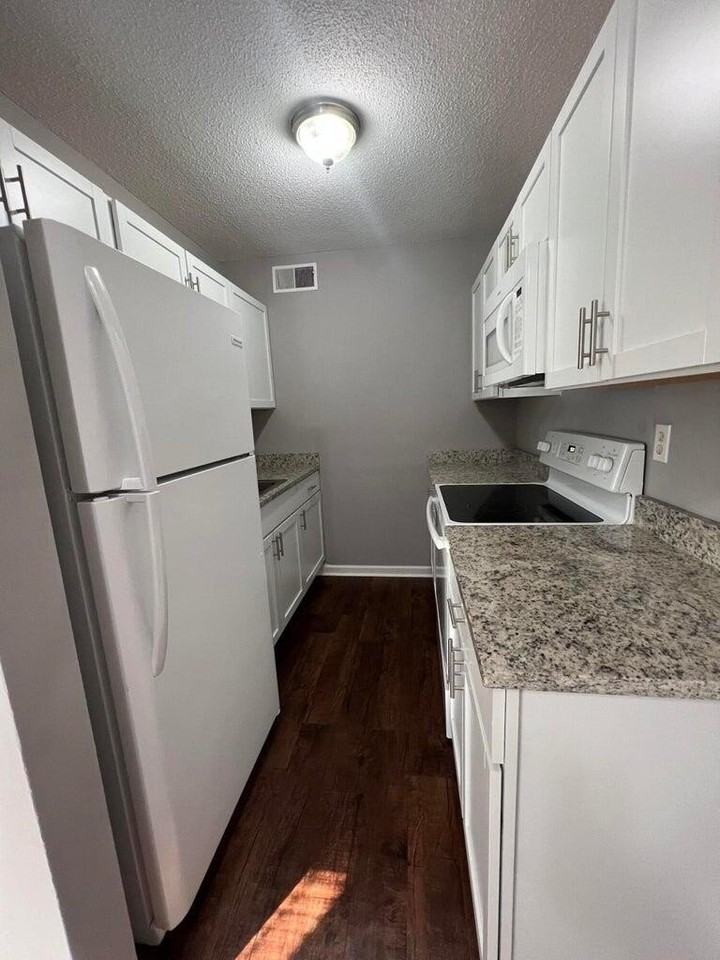 109 N Miller St #B - Photo 5 of 15