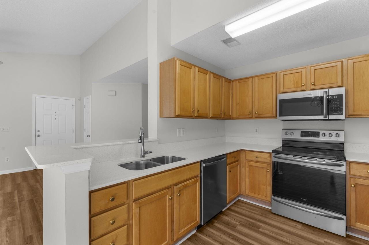 407 Beverly Dr - Photo 3 of 21