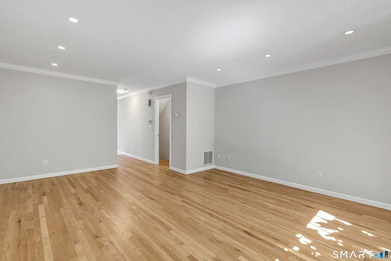 39 Coram Rd #15 - Photo 5 of 26