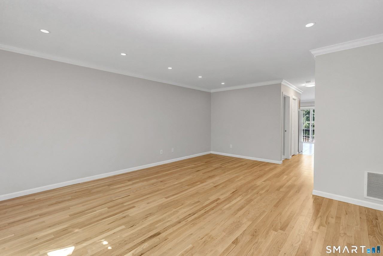 39 Coram Rd #15 - Photo 6 of 26
