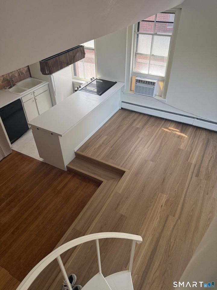 39 Hungerford St #3 - Photo 4 of 8