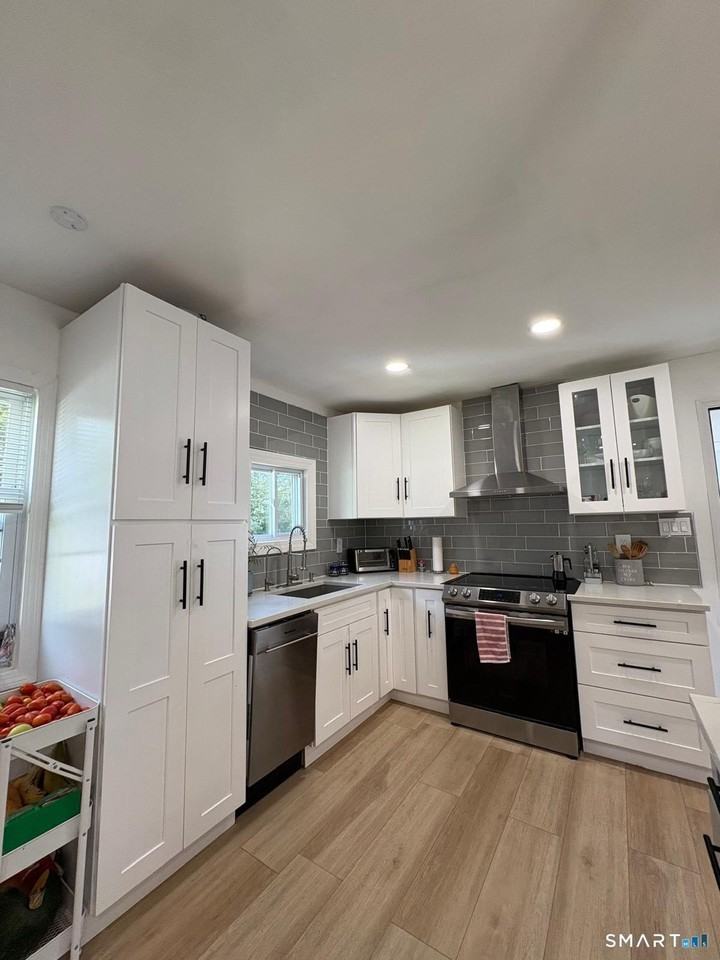 350 Roger Williams Rd - Photo 6 of 21