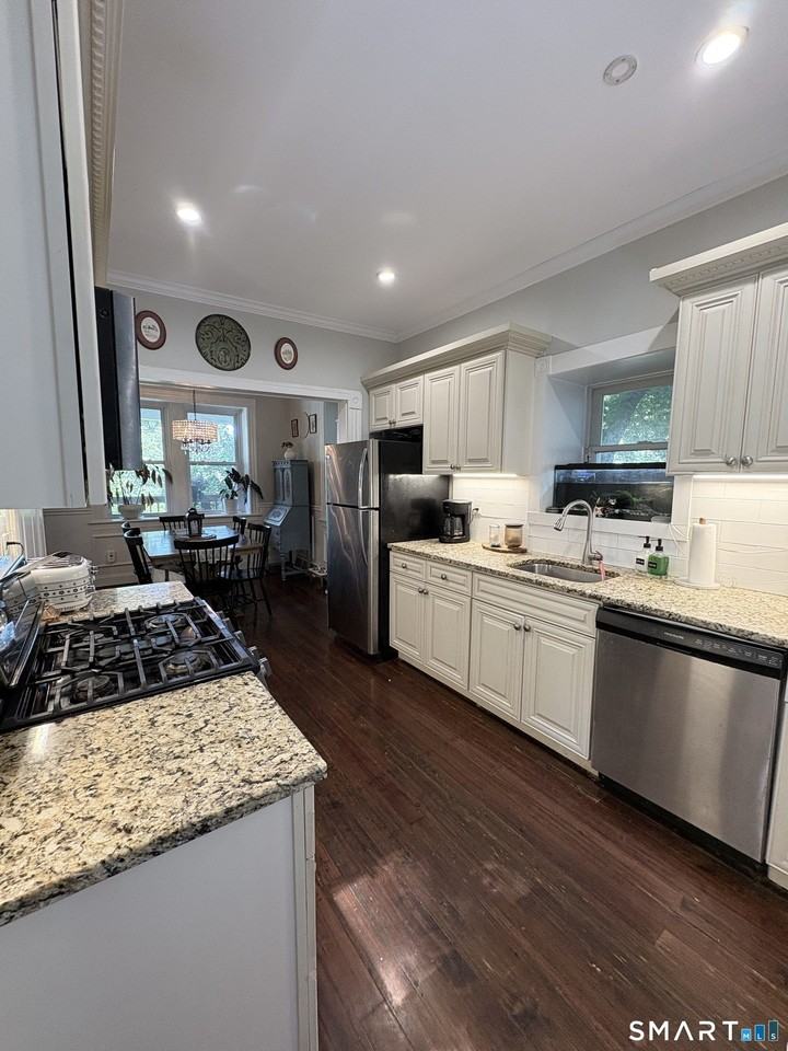 89 Hillside Ave - Photo 5 of 23