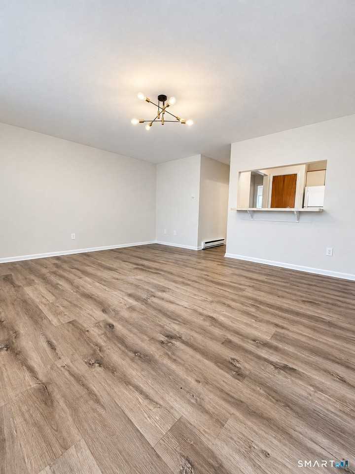 31 Railroad St #13 - Photo 6 of 10