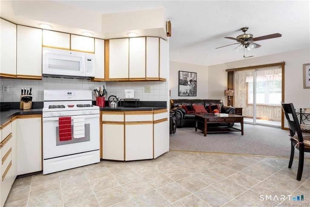 65 Shelton Ave #C - Photo 3 of 13