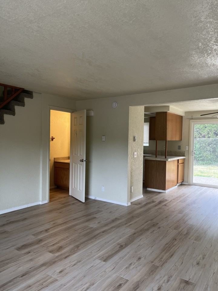 25182 East Broadway Avenue - Photo 7 of 22
