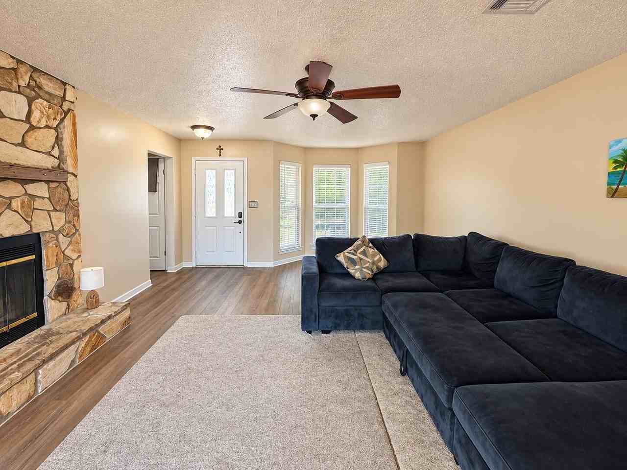 3022 Blue Pine Ln - Photo 5 of 25