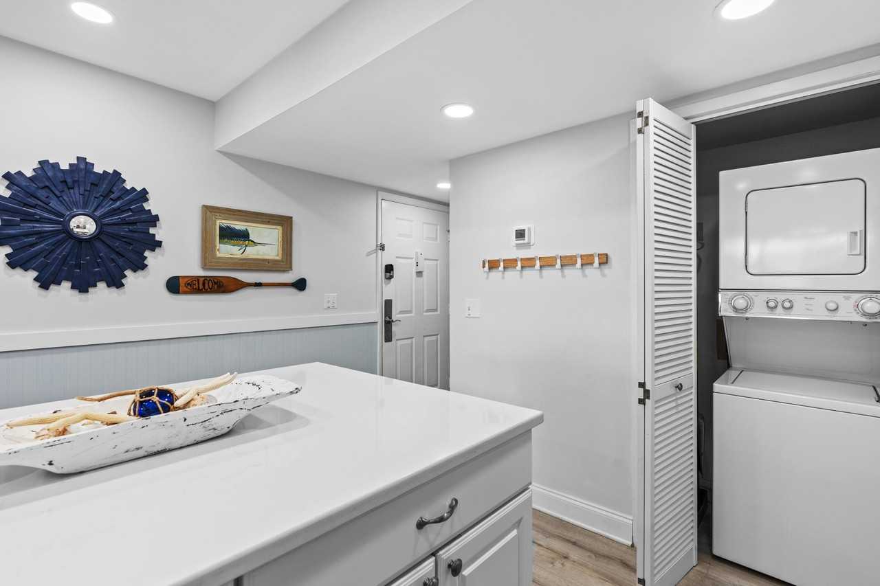 814 Harbour Point Dr #814 - Photo 7 of 40