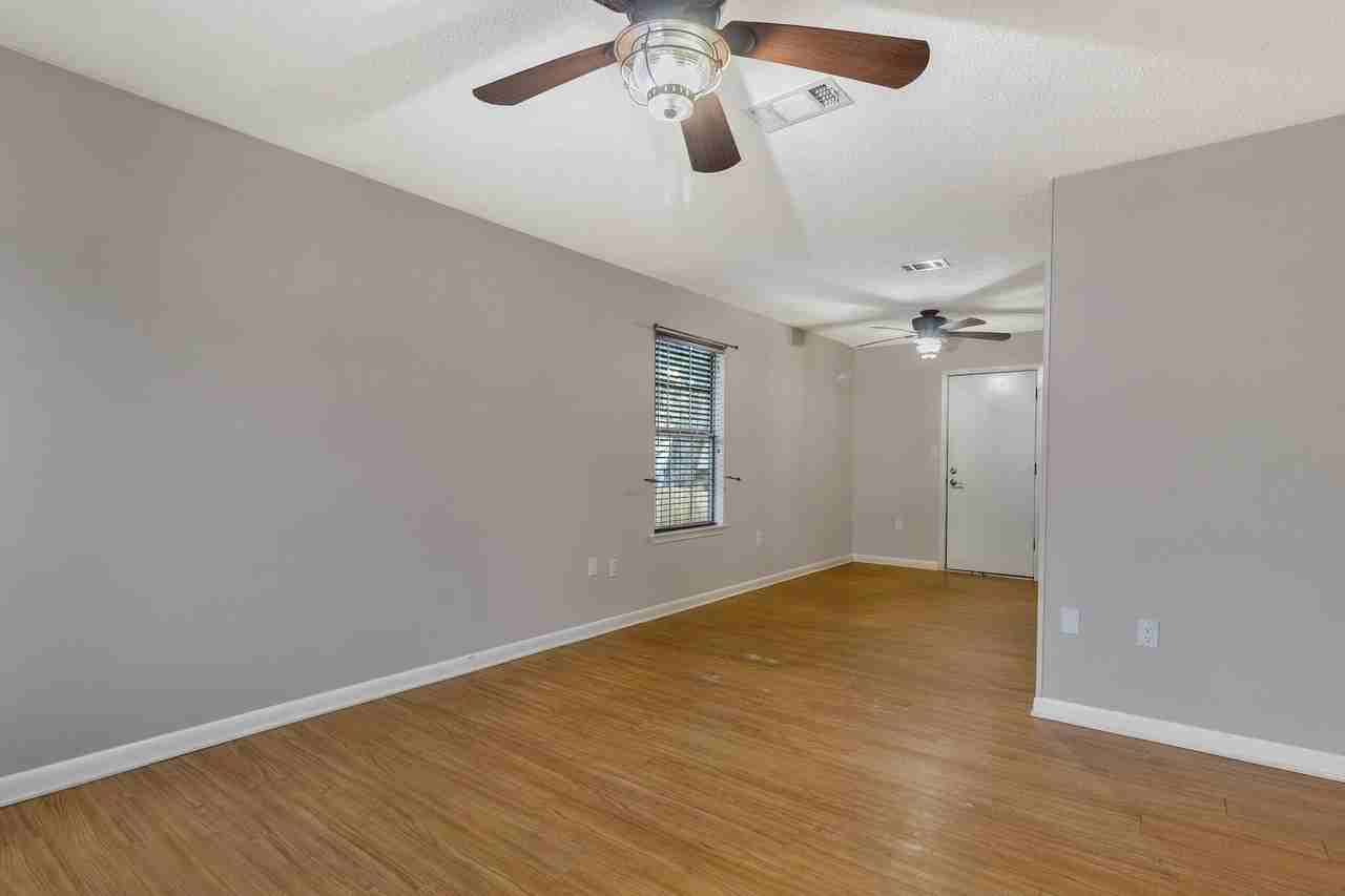 400 31st St - Photo 3 of 31