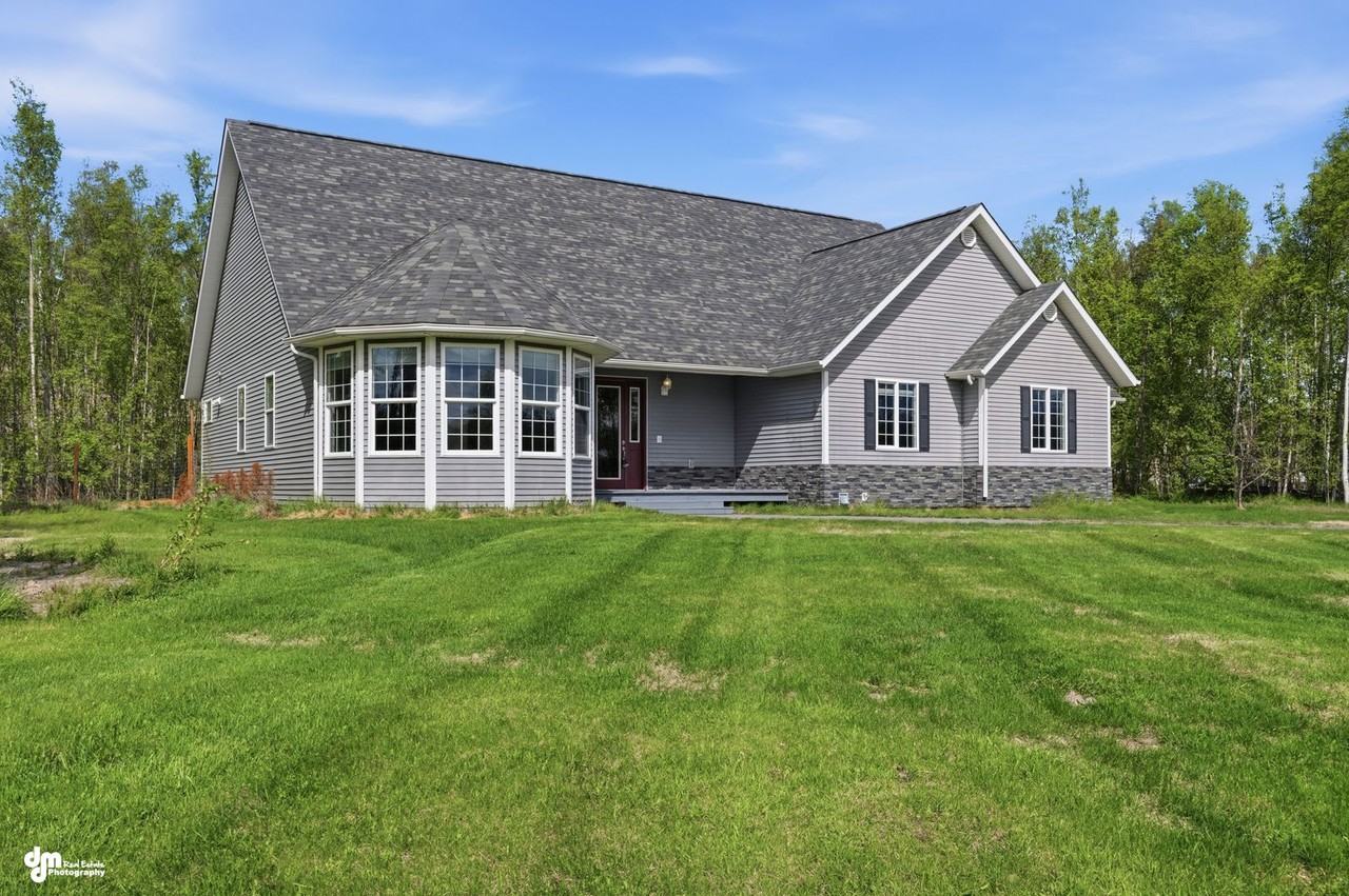 4691 E Crane Rd - Photo 2 of 50