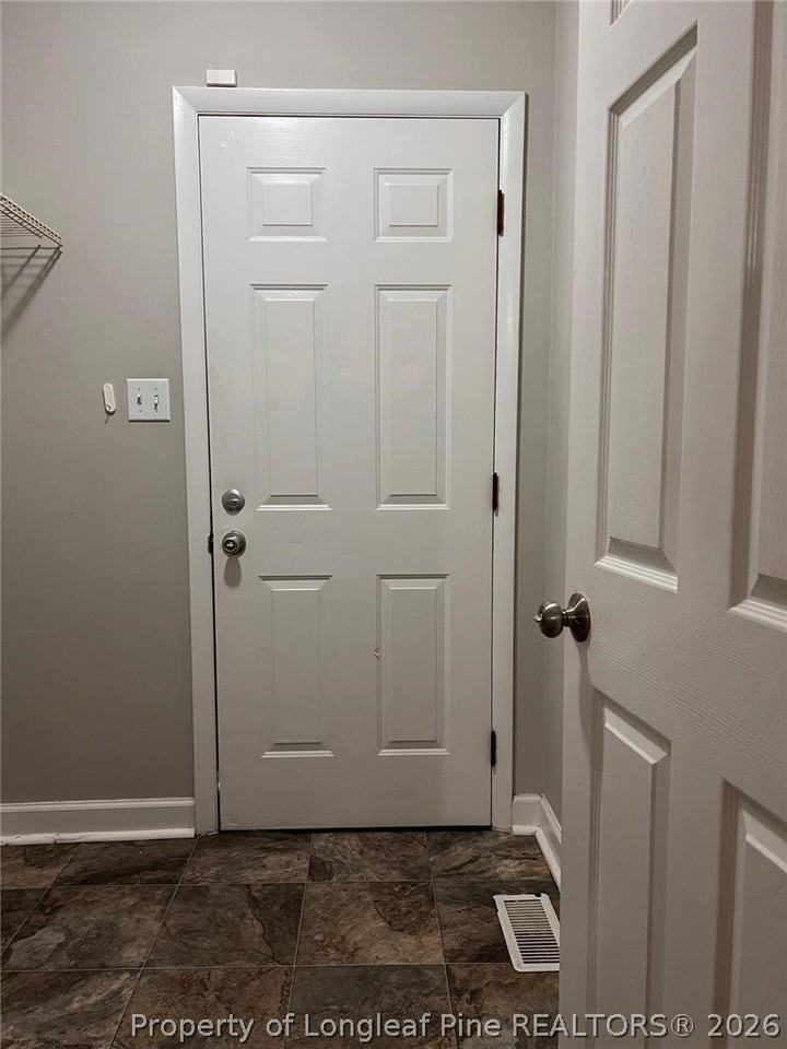1728 Saint Augustine Ave - Photo 5 of 15