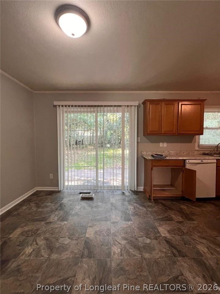 1728 Saint Augustine Ave - Photo 6 of 15