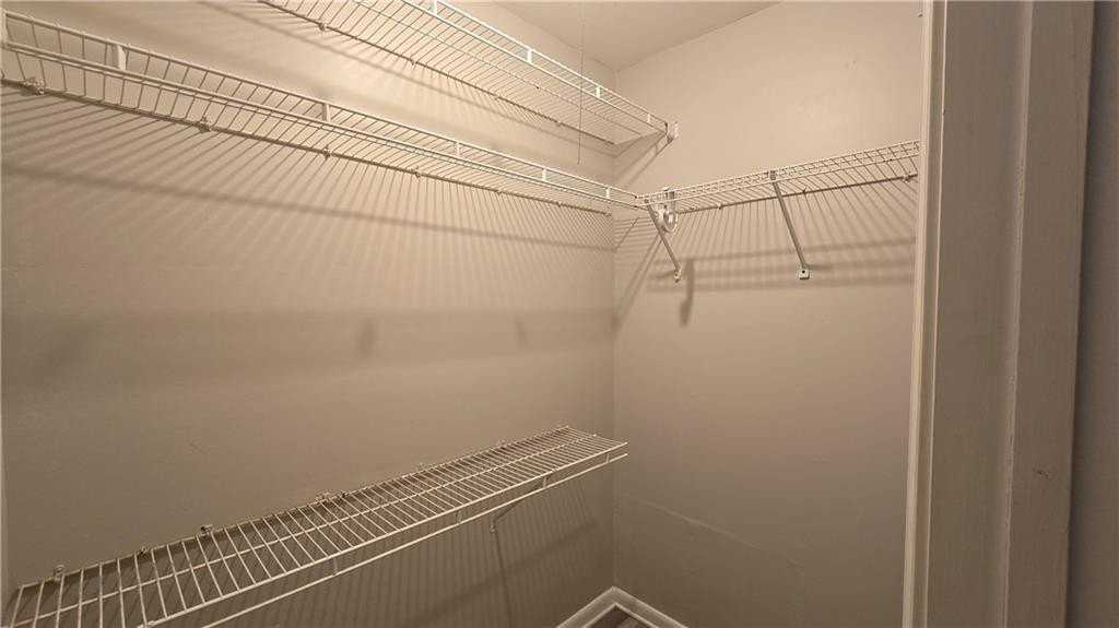 3668 Kingsboro Rd Ne #5 - Photo 7 of 22