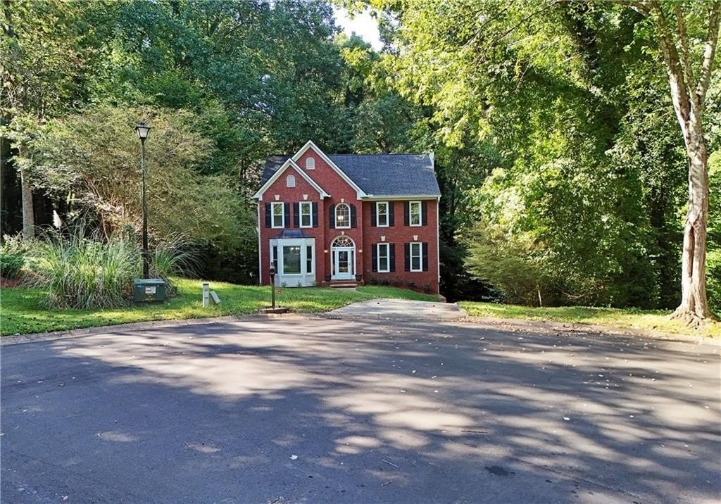 2130 Hickory Cv - Photo 2 of 44