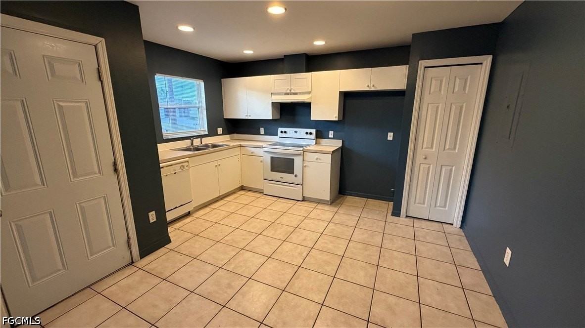 2219 Leda Ave S - Photo 2 of 9