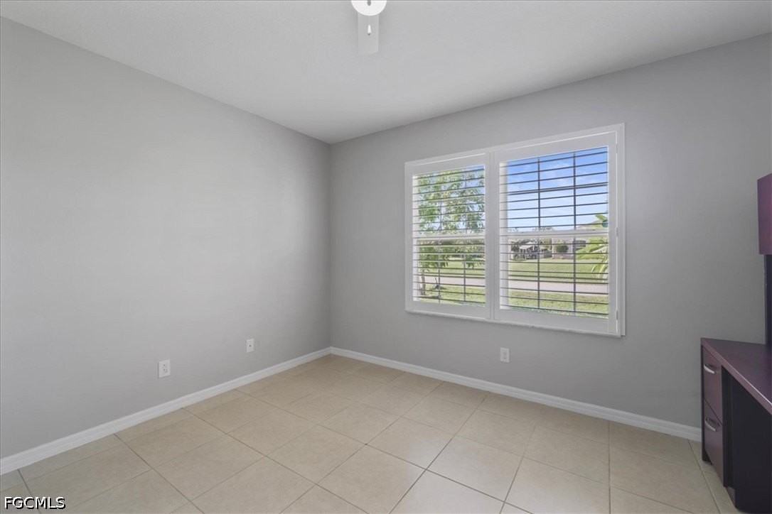 529 Sw 26th Ter - Photo 4 of 25
