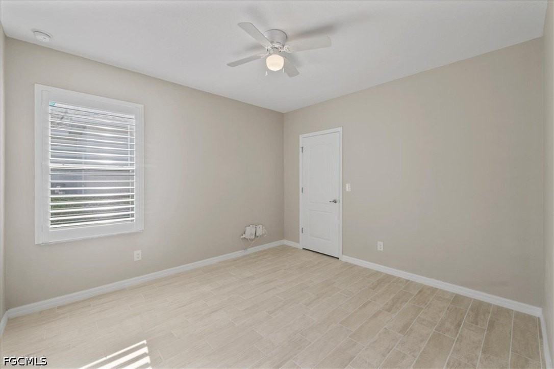 529 Sw 26th Ter - Photo 6 of 25