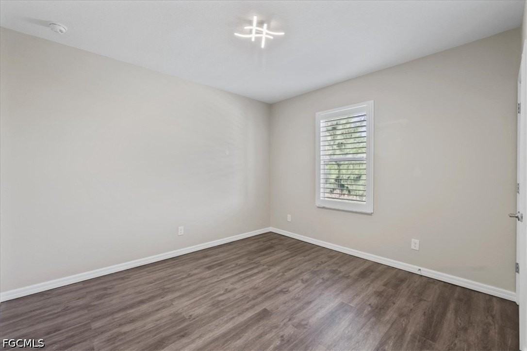 529 Sw 26th Ter - Photo 7 of 25