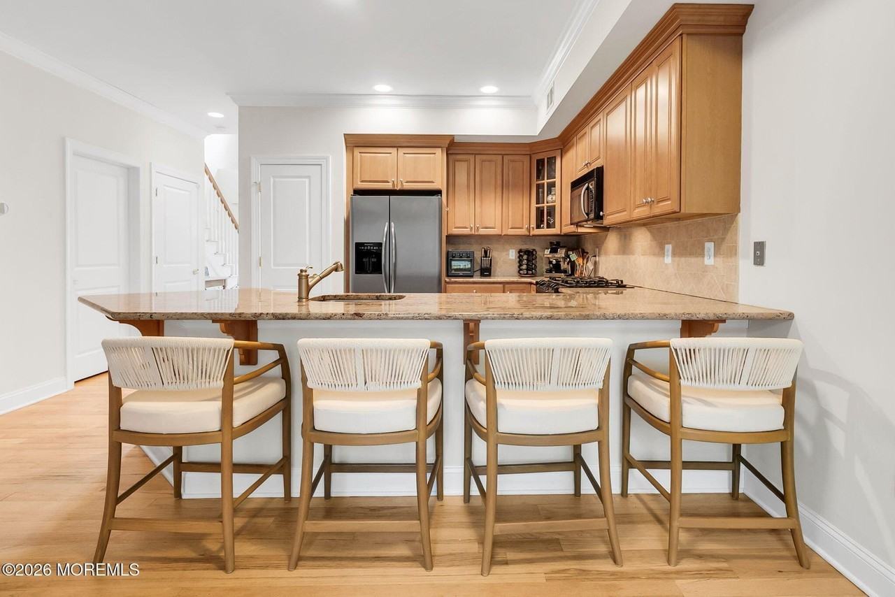104 Locust Ave - Photo 3 of 18