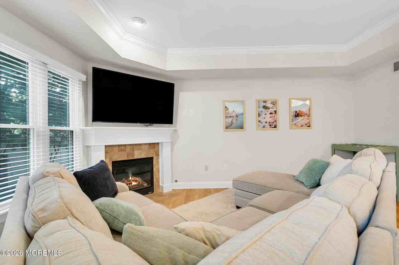 104 Locust Ave - Photo 5 of 18