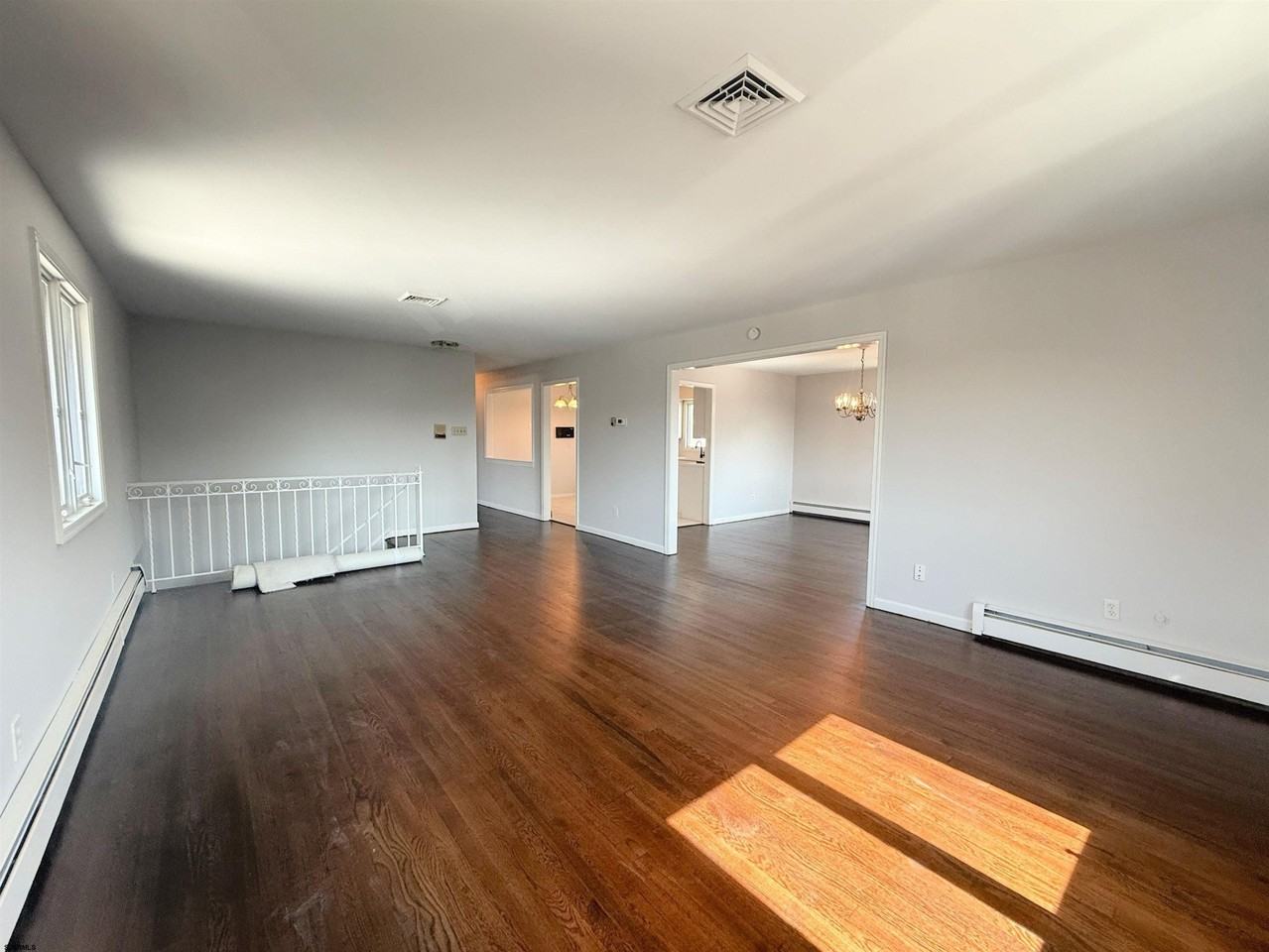 303 Windsor Dr - Photo 5 of 25