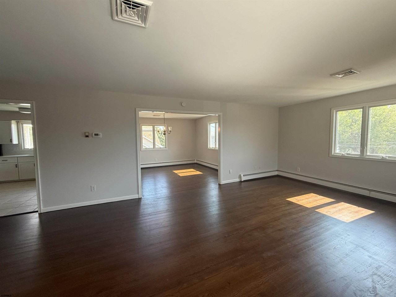 303 Windsor Dr - Photo 6 of 25