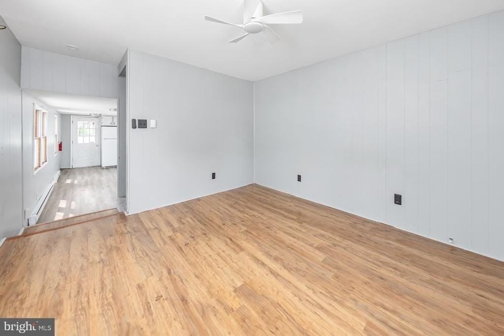 114 E Millbrooke Ave - Photo 3 of 13