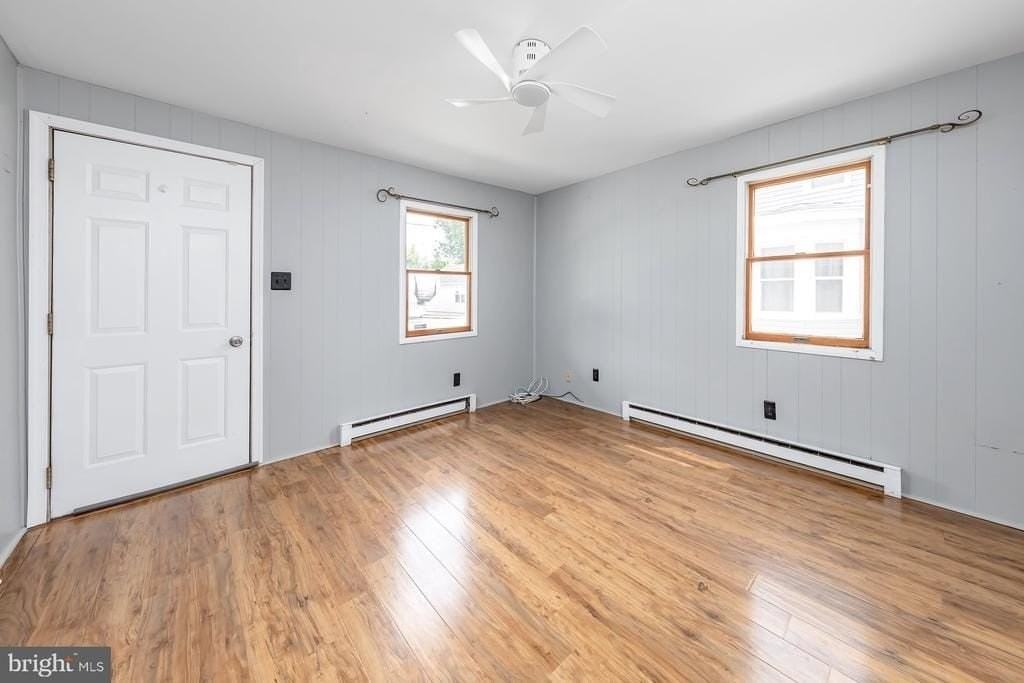 114 E Millbrooke Ave - Photo 4 of 13