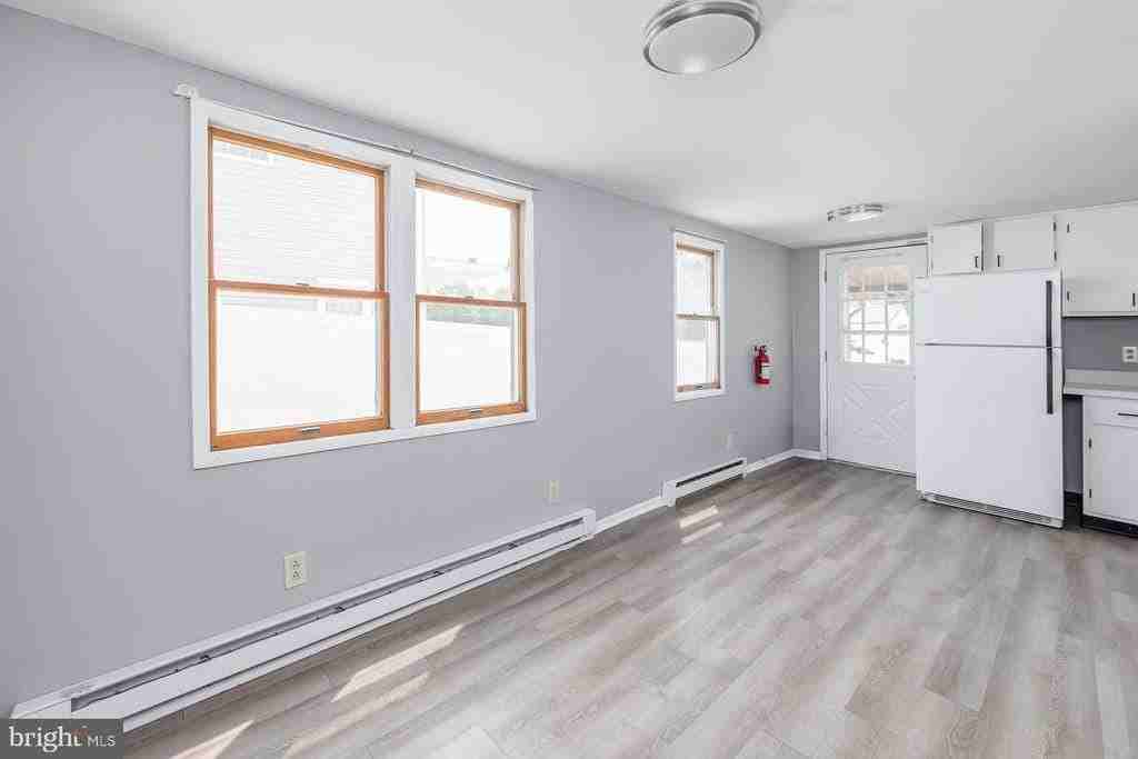 114 E Millbrooke Ave - Photo 6 of 13
