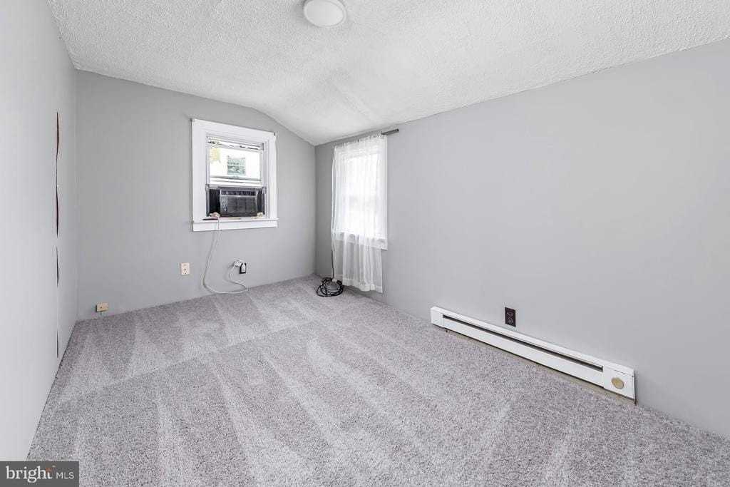 114 E Millbrooke Ave - Photo 7 of 13
