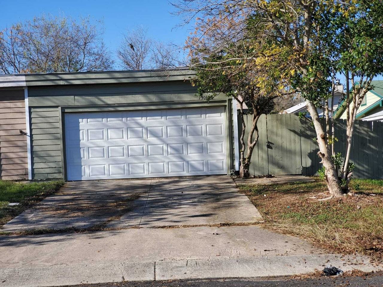 7906 Falcon Ridge Drive - Photo 3 of 13