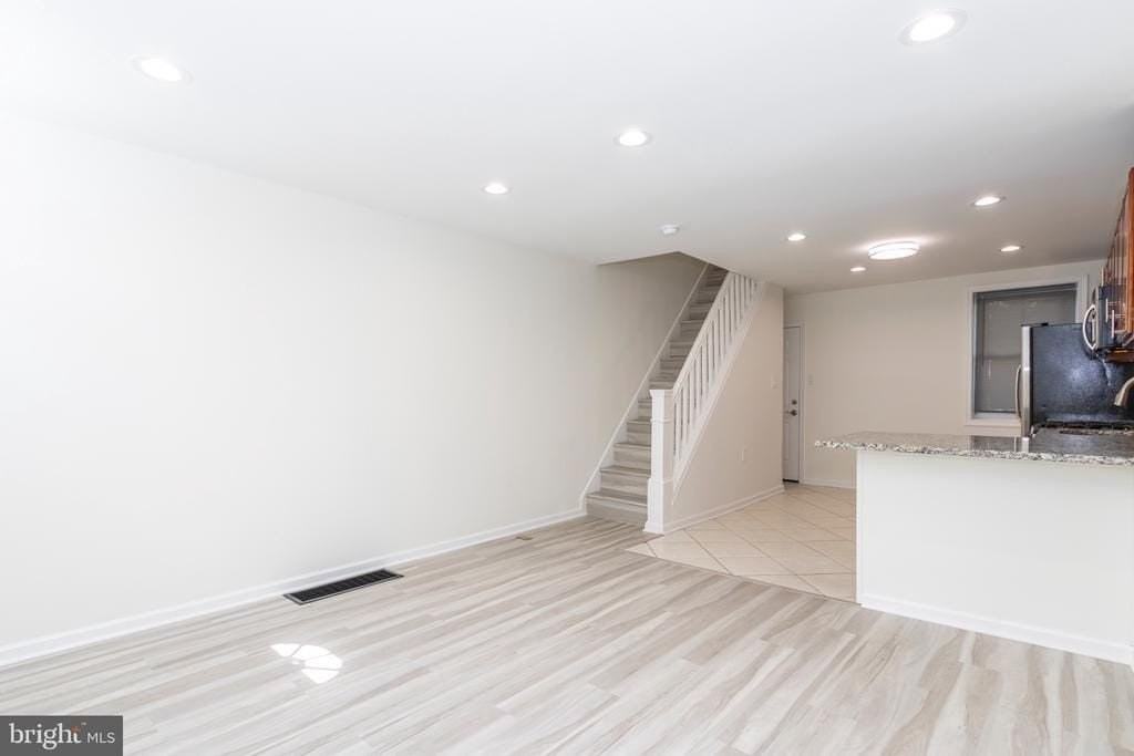 2711 Oakford St - Photo 4 of 17