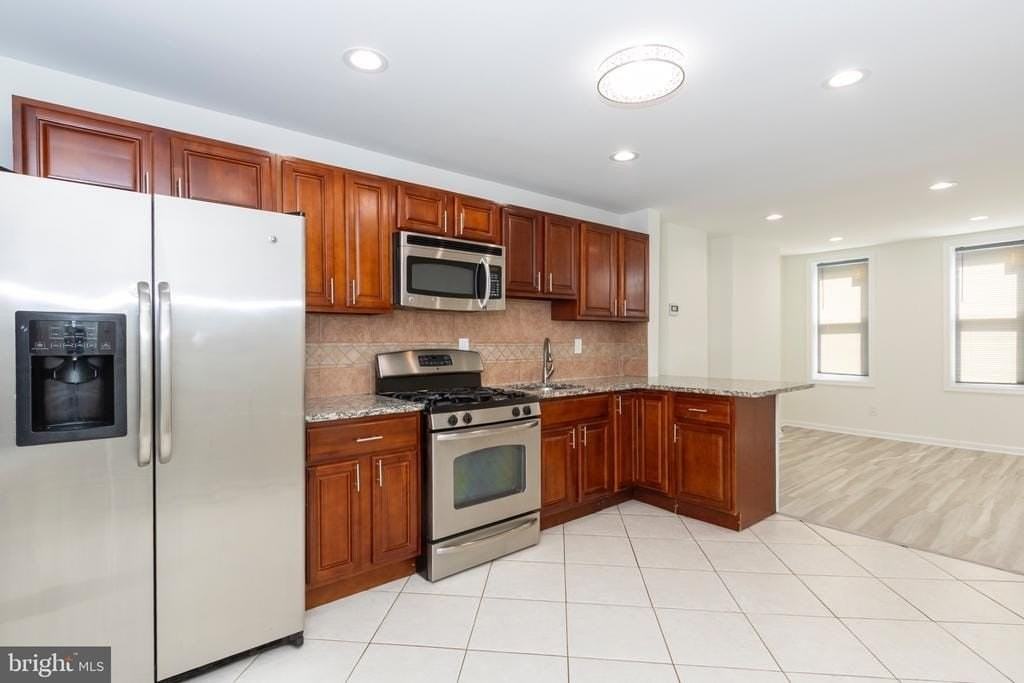 2711 Oakford St - Photo 5 of 17