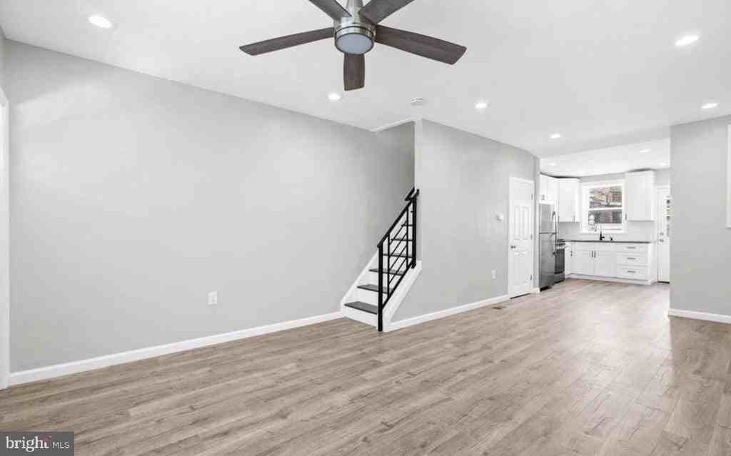 1452 S Etting St - Photo 4 of 13